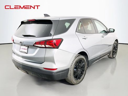Used 2023 Chevrolet Equinox LS w/ LS Convenience Package FWD image 7