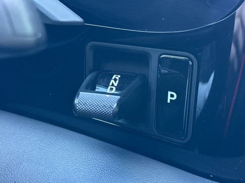 Used 2023 Porsche Taycan image 21