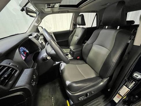 Used 2016 Toyota 4Runner SR5 Premium AWD/4WD image 10