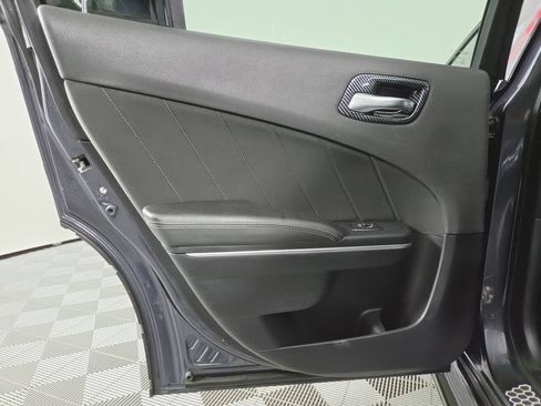 Used 2018 Dodge Charger R/T Scat Pack RWD image 18