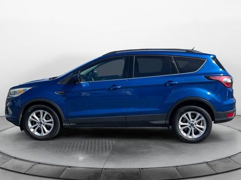 Used 2017 Ford Escape SE w/ Equipment Group 201A image 2