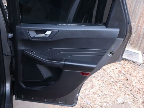 Used 2021 Ford Escape Titanium image 25