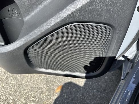 Used 2024 Nissan Frontier PRO-4X image 26