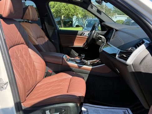 Used 2023 BMW X5 xDrive40i w/ Luxury Seating Package AWD/4WD image 16