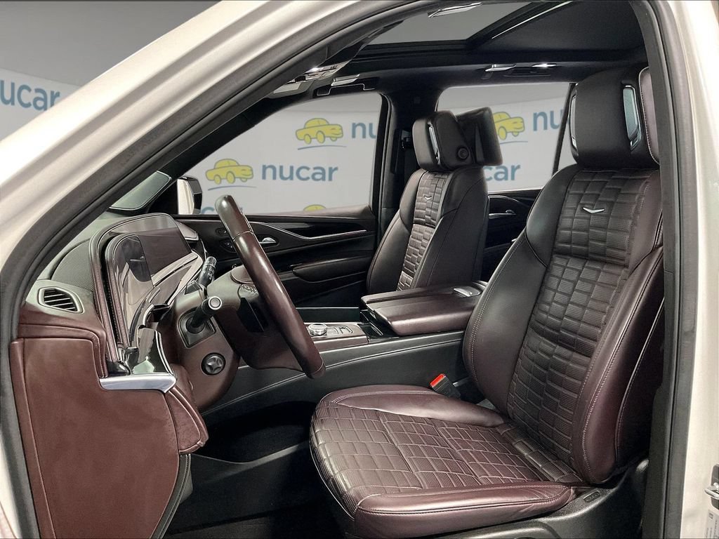 Used 2024 Cadillac Escalade Sport Platinum w/ Heavy-Duty Trailer Package AWD/4WD image 10