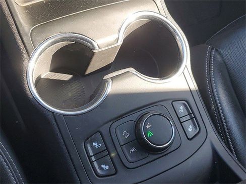 Certified 2022 GMC Terrain SLT w/ Elevation Edition image 21