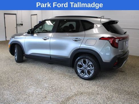 Used 2024 Kia Seltos S FWD image 2