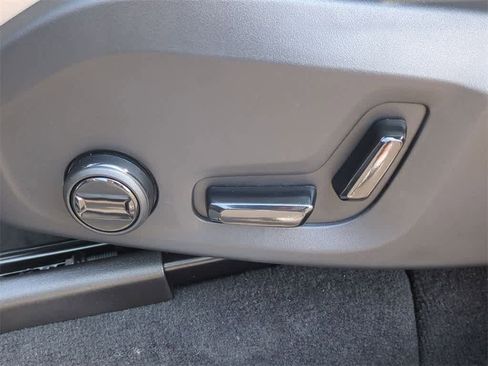 Used 2026 Volvo XC90 B5 Plus w/ Protection Package Premier image 15