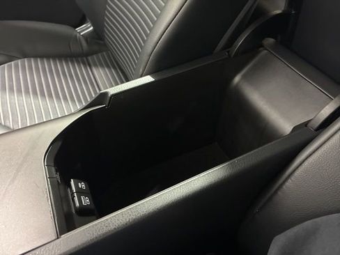 Used 2024 Toyota Camry SE image 24