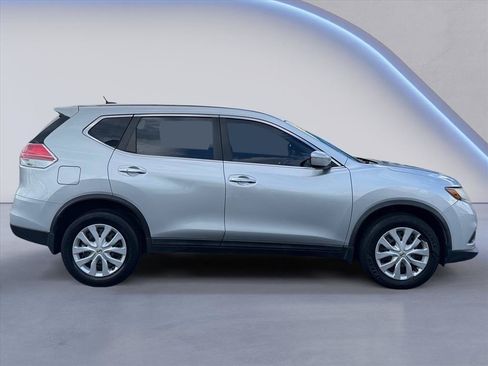 Used 2015 Nissan Rogue S FWD image 2