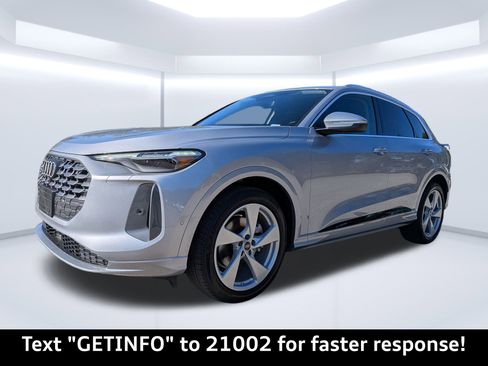 New 2025 Audi Q5 Prestige image 8