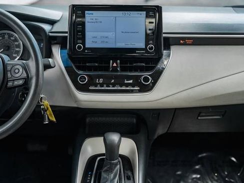 Used 2022 Toyota Corolla LE image 17