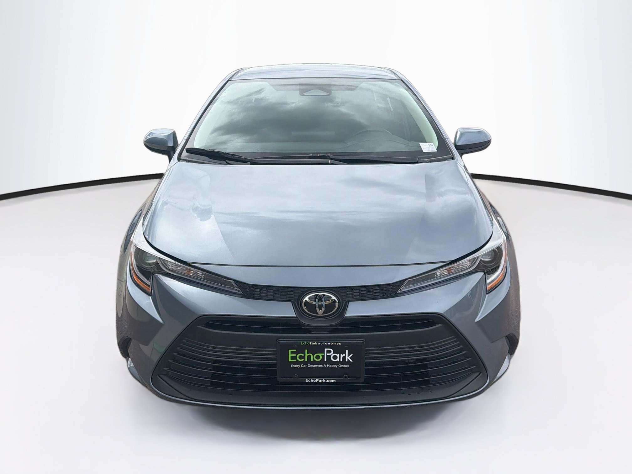 Used 2026 Toyota Corolla LE FWD image 2