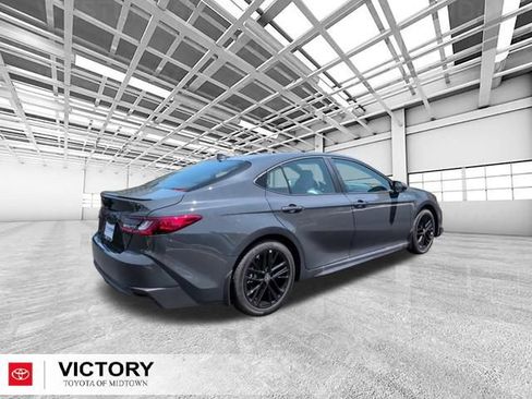 Used 2026 Toyota Camry SE w/ Convenience Package FWD image 4