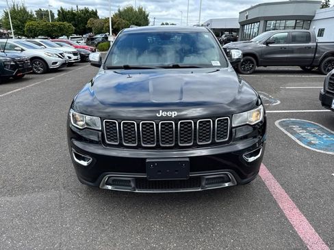 Used 2018 Jeep Grand Cherokee Limited AWD/4WD image 2