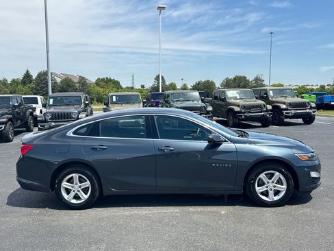 Used 2021 Chevrolet Malibu LS w/ Driver Confidence Package FWD image 2
