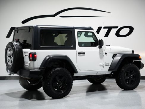 Used 2018 Jeep Wrangler Sport image 7