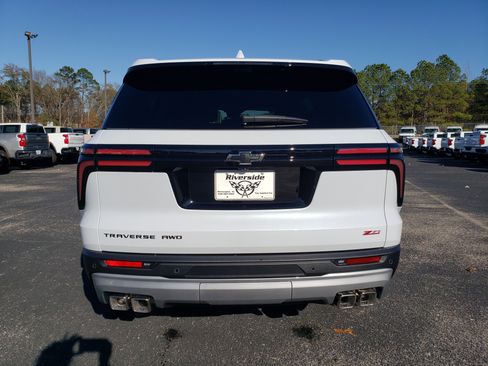 New 2026 Chevrolet Traverse Z71 w/ Driver Confidence Package image 8