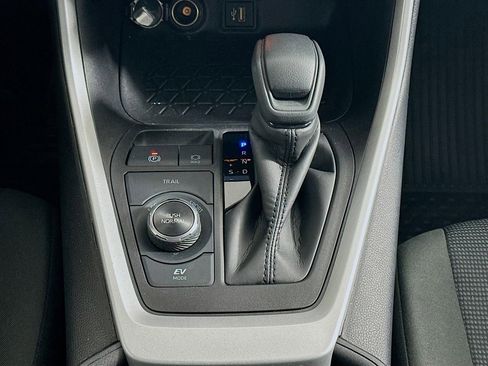 Used 2024 Toyota RAV4 LE image 17