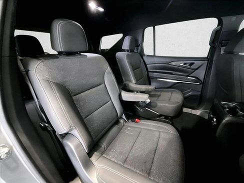 Used 2024 Chevrolet Traverse LT FWD image 29