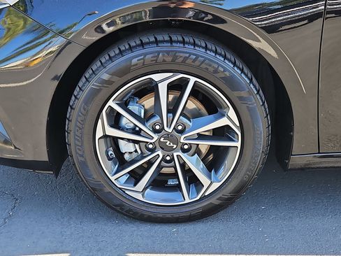 Used 2022 Kia Forte LXS image 10