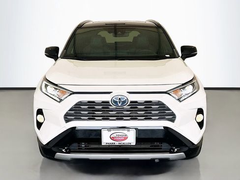 Used 2020 Toyota RAV4 XSE AWD/4WD image 2