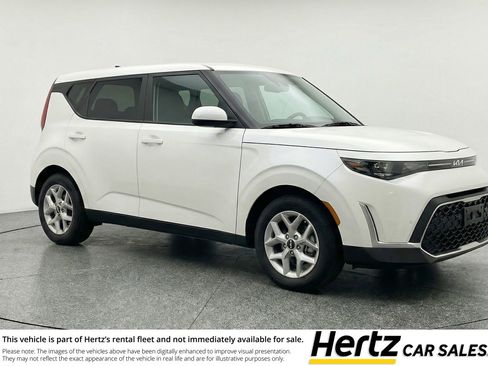 Used 2025 Kia Soul LX w/ LX Technology Package FWD image 1