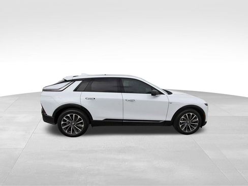 New 2026 Cadillac Lyriq Sport image 5