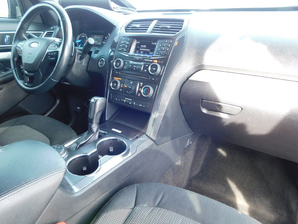 Used 2017 Ford Explorer XLT AWD/4WD image 20