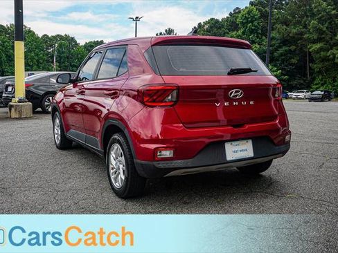 Used 2021 Hyundai Venue SE FWD image 13