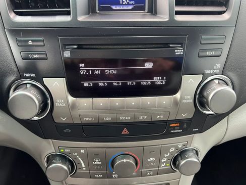 Used 2012 Toyota Highlander SE w/ Tow Pkg AWD/4WD image 19