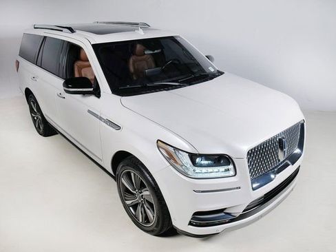 Used 2019 Lincoln Navigator Reserve image 29