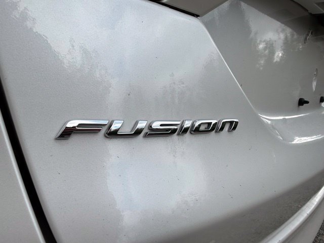 Used 2016 Ford Fusion SE w/ Equipment Group 202A FWD image 5