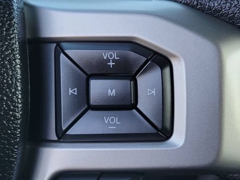 Used 2016 Ford F150 Lariat w/ Equipment Group 501A Mid RWD image 9