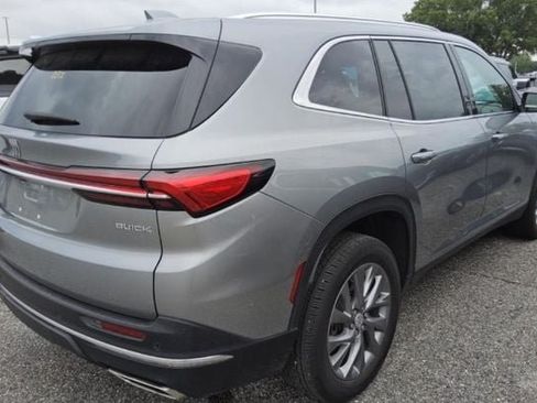 Used 2025 Buick Enclave Preferred FWD image 13