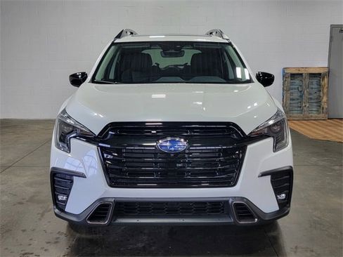 Used 2025 Subaru Ascent Bronze Edition w/ Popular Package #2 image 3