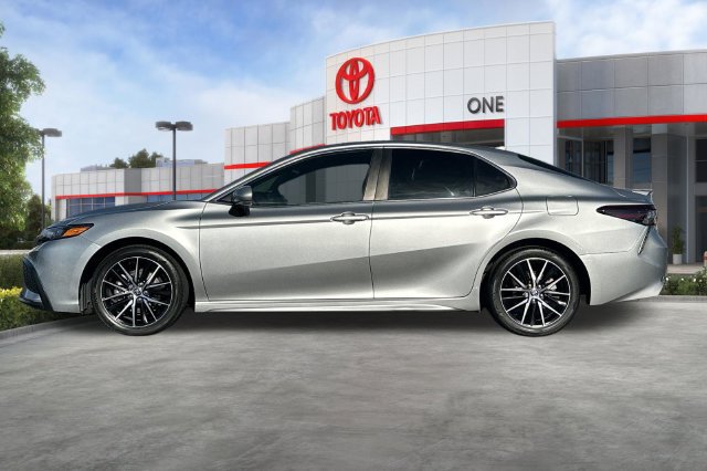 Certified 2024 Toyota Camry SE FWD image 9