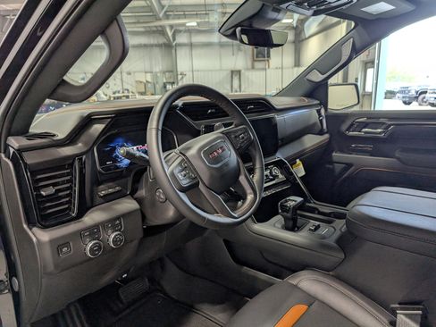 Used 2025 GMC Sierra 1500 AT4 w/ AT4 Premium Package image 18