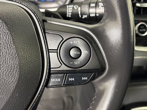 Used 2020 Toyota Corolla SE FWD image 18