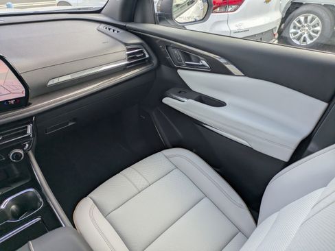 New 2026 Chevrolet Traverse High Country image 21