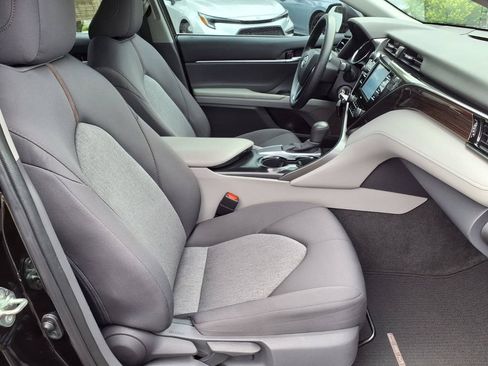 Used 2020 Toyota Camry LE FWD image 13