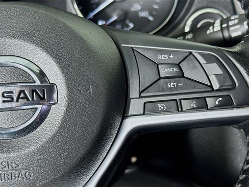 Used 2021 Nissan Rogue Sport SV FWD image 13