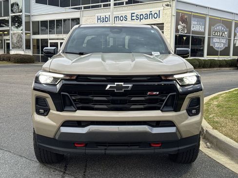 Used 2023 Chevrolet Colorado Z71 w/ Z71 Convenience Package 2 image 3