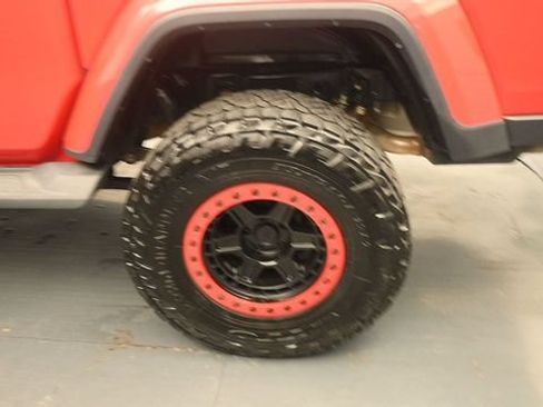 Used 2020 Jeep Gladiator Overland AWD/4WD image 9