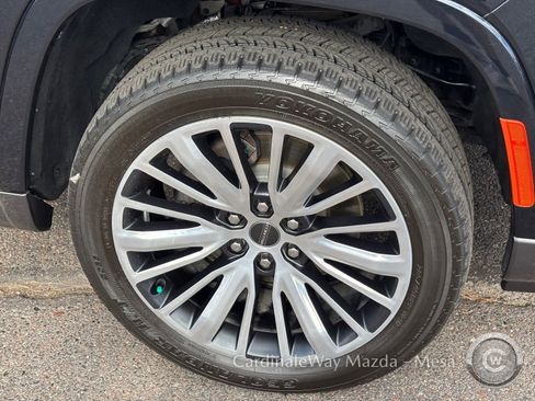 Used 2022 Jeep Grand Wagoneer Series III image 10