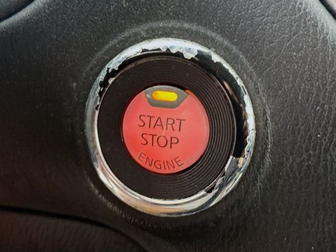 Used 2019 Nissan Pathfinder SL FWD image 21