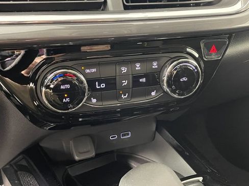 New 2026 Chevrolet Trax ACTIV w/ Sunroof Package FWD image 6