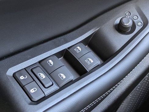 New 2025 Jeep Grand Cherokee Altitude AWD/4WD image 21