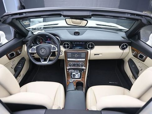 Used 2019 Mercedes-Benz SLC 300 image 21