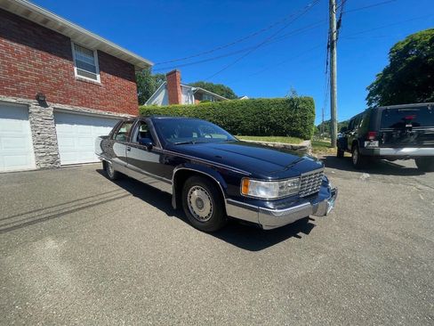 Used 1994 Cadillac Fleetwood Brougham RWD image 1